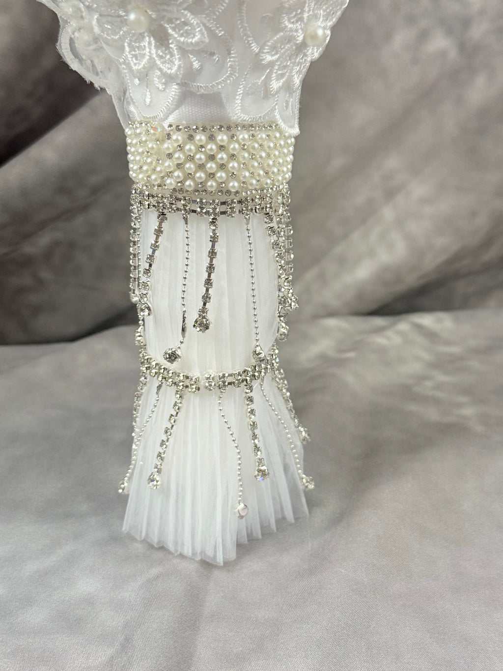 The Pearl Breeze – Luxury Bridal Bouquet & Hand Fan Set