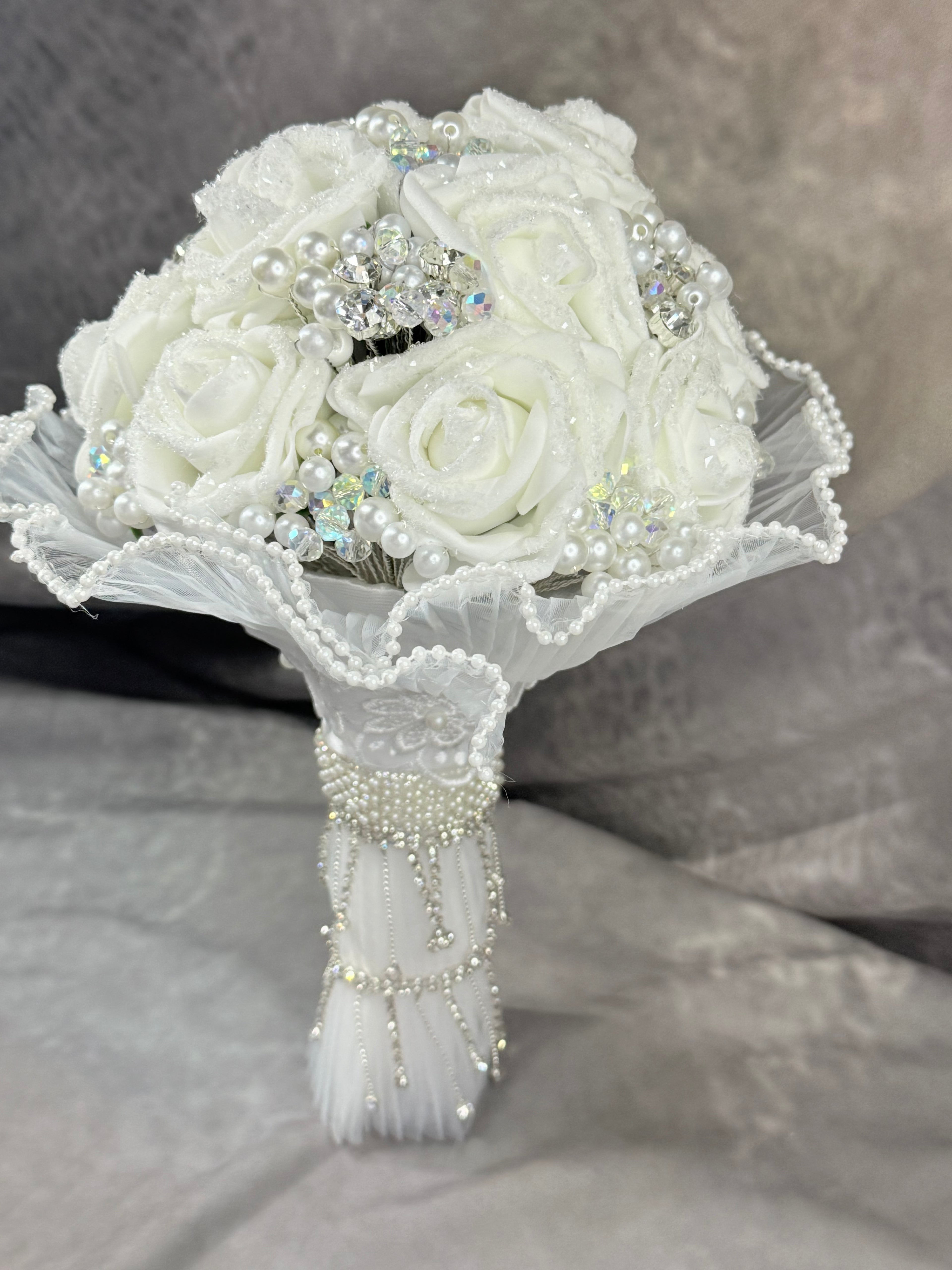 The Pearl Breeze – Luxury Bridal Bouquet & Hand Fan Set