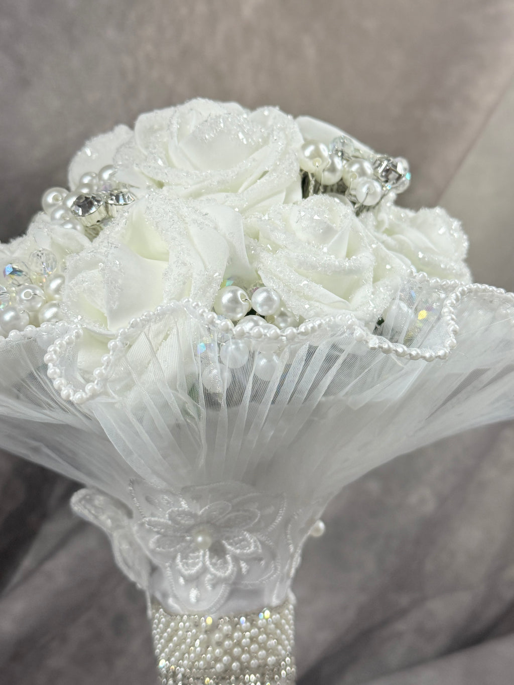 The Pearl Breeze – Luxury Bridal Bouquet & Hand Fan Set