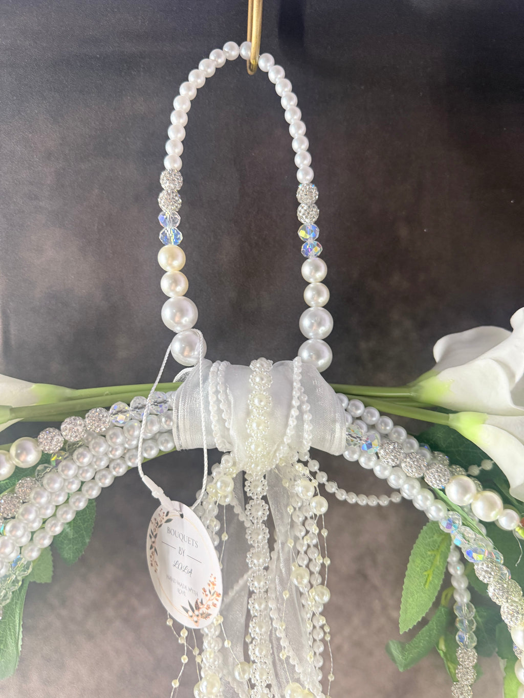 Luxury Pearl Hoop Bridal Bouquet | White Calla Lily Wedding Bouquet | Elegant Hanging Wedding Flowers | Handmade Bridal Bouquet